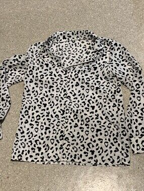 #706 Leopard Print Button-Up Blouse — Black & White